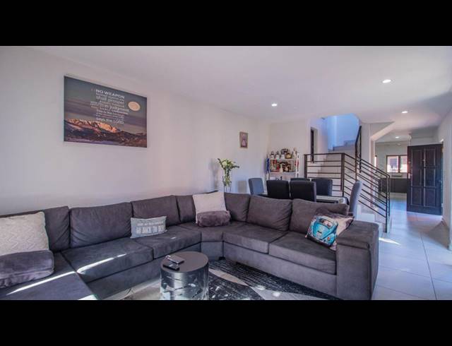 2 BEDROOM APARTMENT FOR SALE IN BUURENDAL